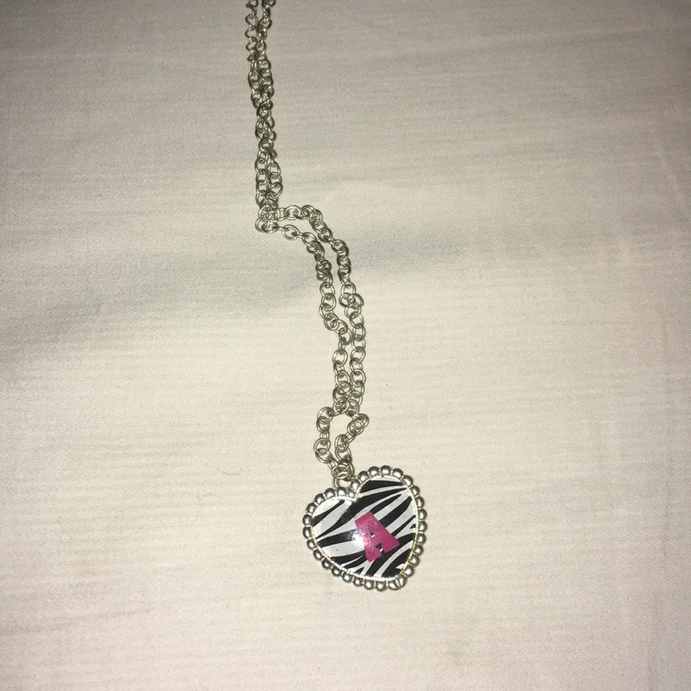 A NECKLACE.